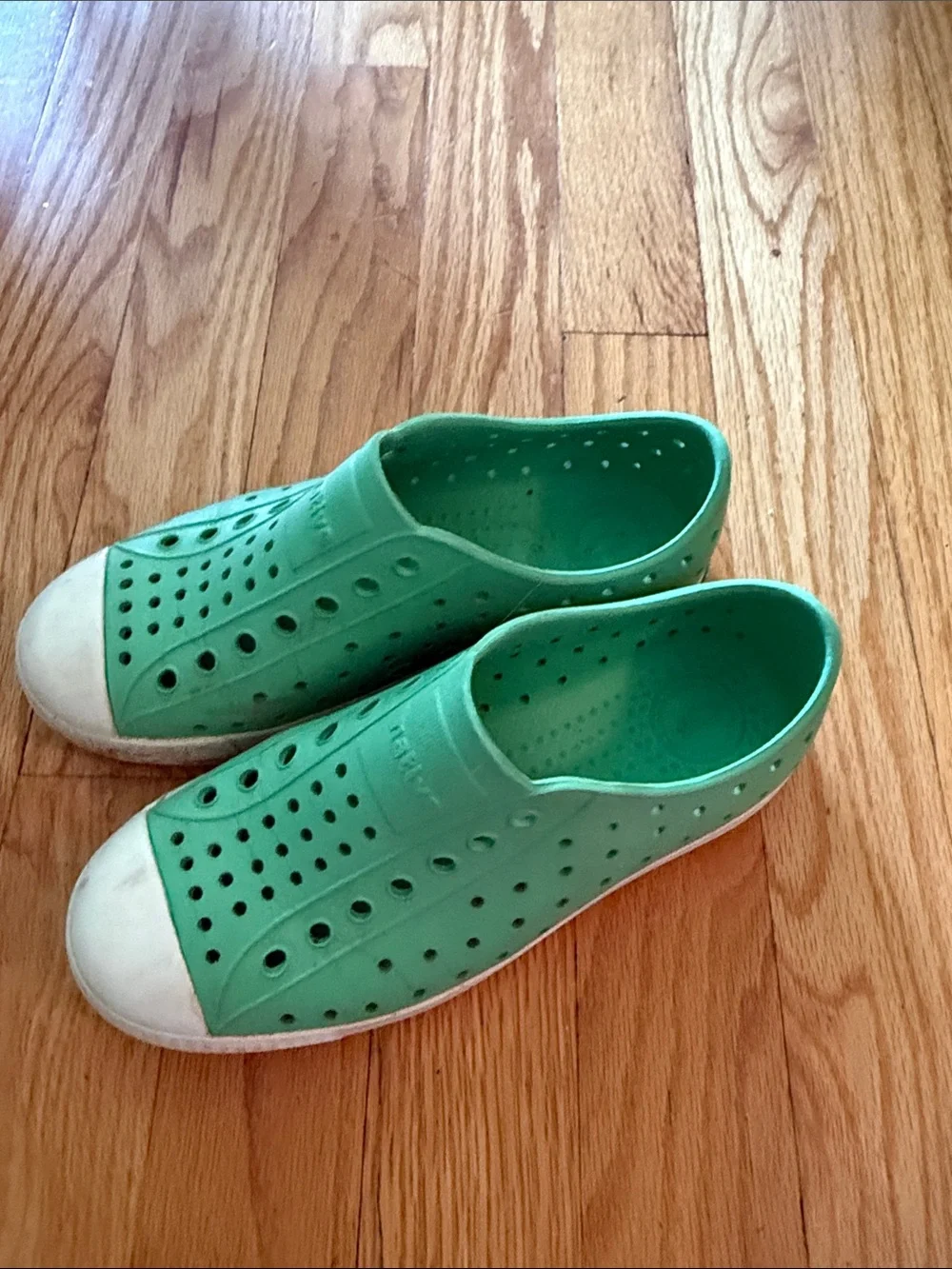 Native Shoes sz J1 Green Slip-On Rubber Sneakers with White Toe good condition